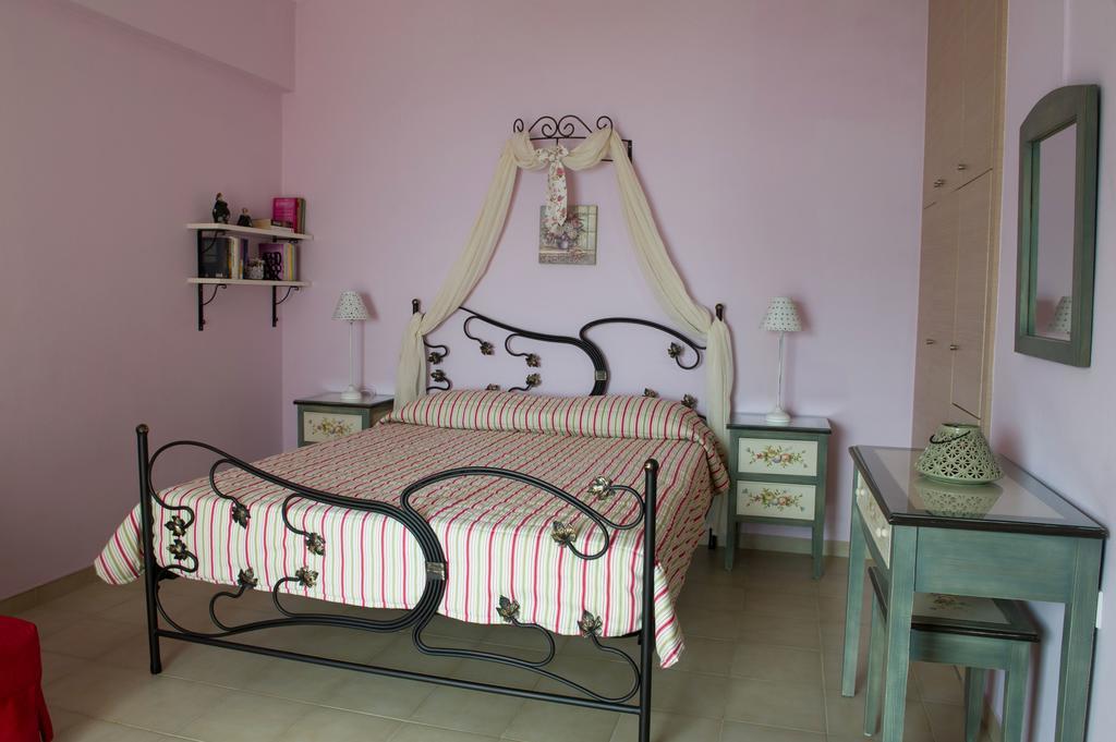 לוטרה אוריאס אלניס Mirella Studios מראה חיצוני תמונה