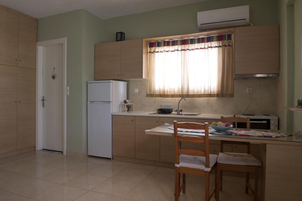 לוטרה אוריאס אלניס Mirella Studios מראה חיצוני תמונה